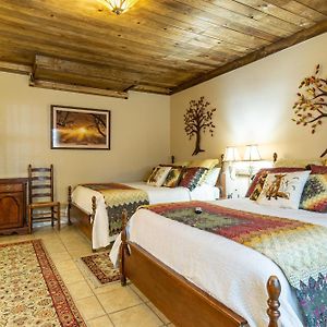 Hemlock Inn